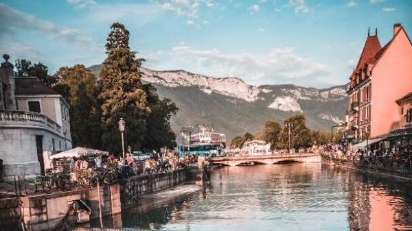 巴塞南法小镇7天热力之旅·邂逅瑞士与普罗旺斯（巴塞罗那往返)