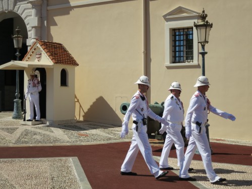 摩纳哥、因特拉肯
