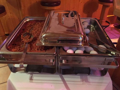 1.新天鹅城堡 2.霍亨佐伦城堡 3.国王湖的红顶教堂 4.楚格峰 5.萨尔茨堡 6.7. 两张国王湖 8.9.10 是在滴滴湖的Schwarzwald Parkhotel里面，经过紧致美丽丰盛的外国人早餐后，再穿过简陋的地窖巷子尽头看见属于我们的全部所有通通的早餐 