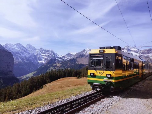 【奇峰湖泊，亲近自然】德瑞双国，金色快车之旅