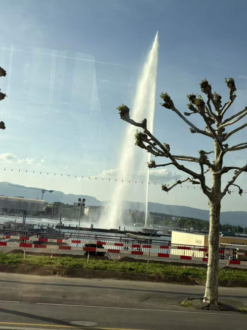 【经典热卖】【奇峰湖泊，亲近自然】法瑞双国，金色快车之旅