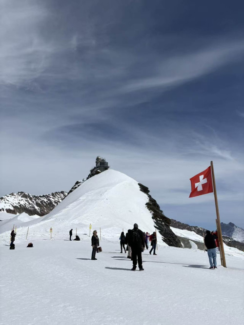 【经典热卖】【奇峰湖泊，亲近自然】法瑞双国，金色快车之旅