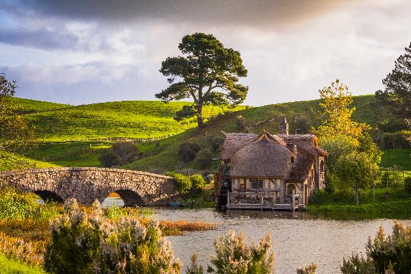 【优品奔驰团】新西兰北岛萤火虫大火山中土世界6天5晚（奥克兰上下）