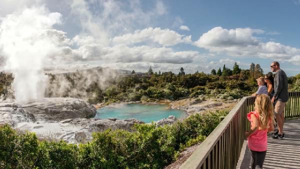 新西兰北岛4日五星奔驰团