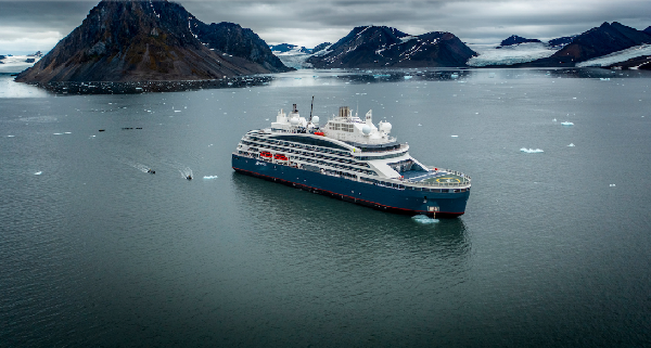 指挥官夏古号（LCC）- 地理北极点和格陵兰岛东海岸(17天16晚)