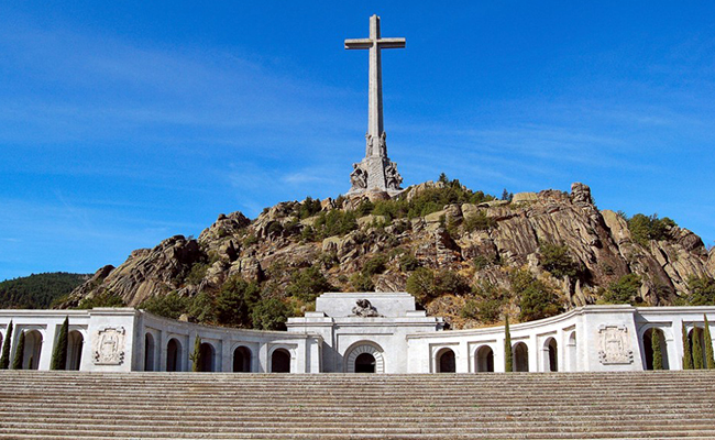 世界文化遗产地埃斯科里亚尔修道院+弗朗哥烈士谷半日游 