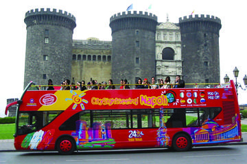 意大利那不勒斯观光大巴