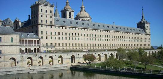 世界文化遗产地埃斯科里亚尔修道院+弗朗哥烈士谷半日游 