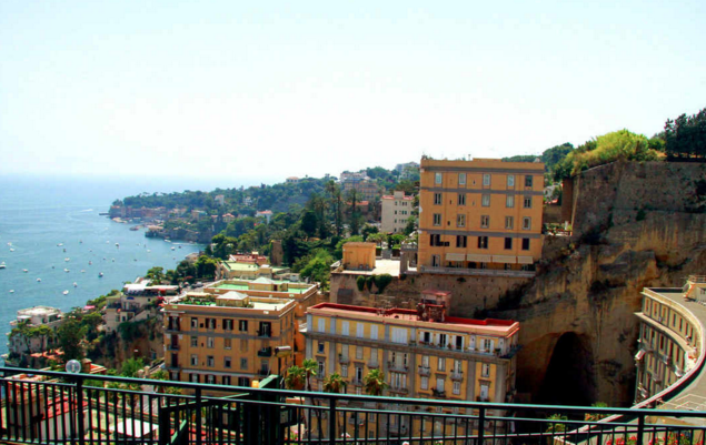 意大利那不勒斯城市徒步