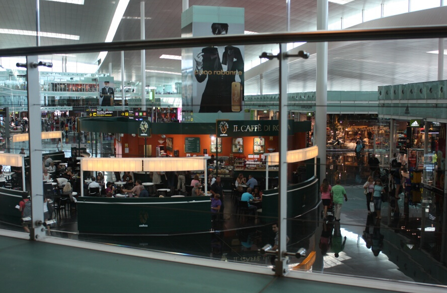 巴塞罗那机场（El Prat Airport）- 巴塞罗那市区（中英文接送机服务）