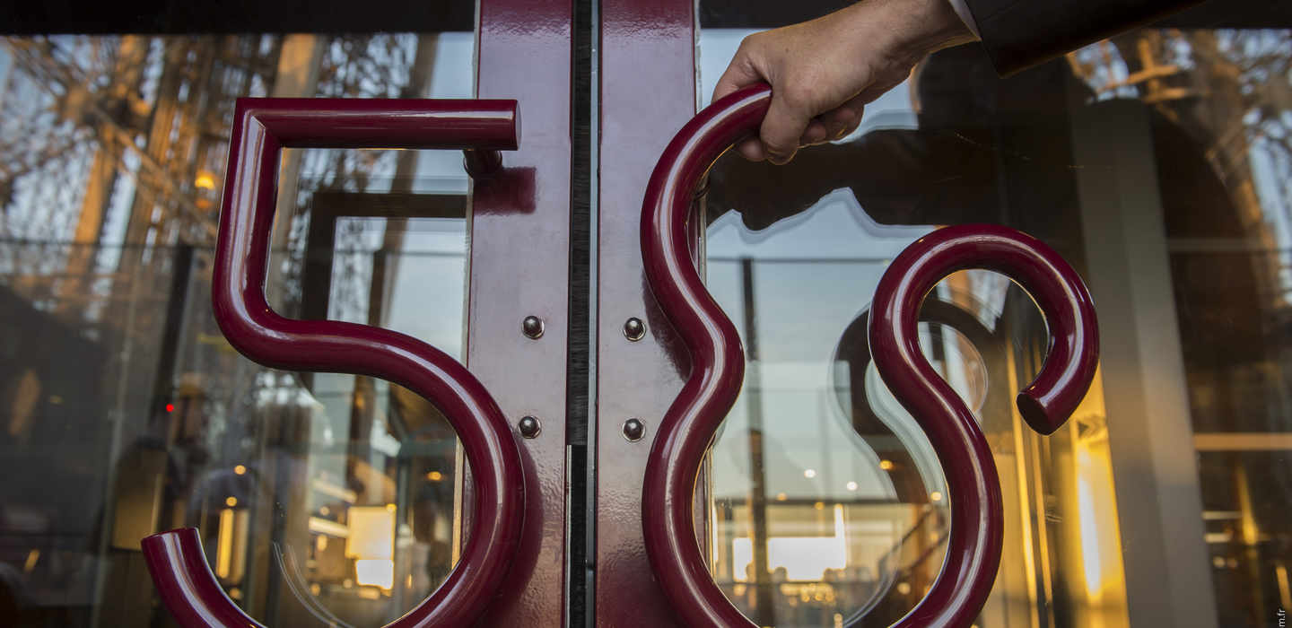 埃菲尔铁塔浪漫法式午餐