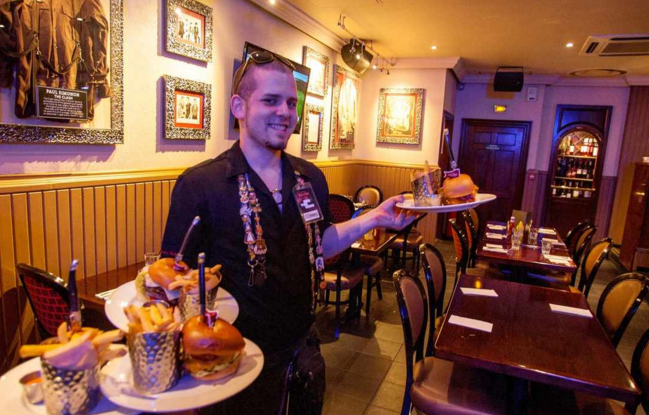 巴黎滚石咖啡厅—免排队