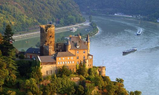 法兰克福国际机场（FPA）- 法兰克福市区（中英文接送机）