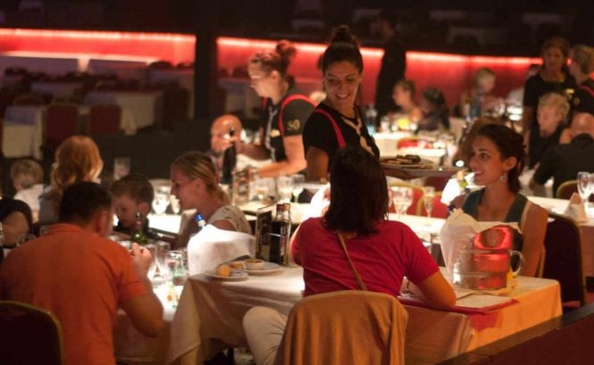 马略卡岛夜晚表演Son Amar和晚餐