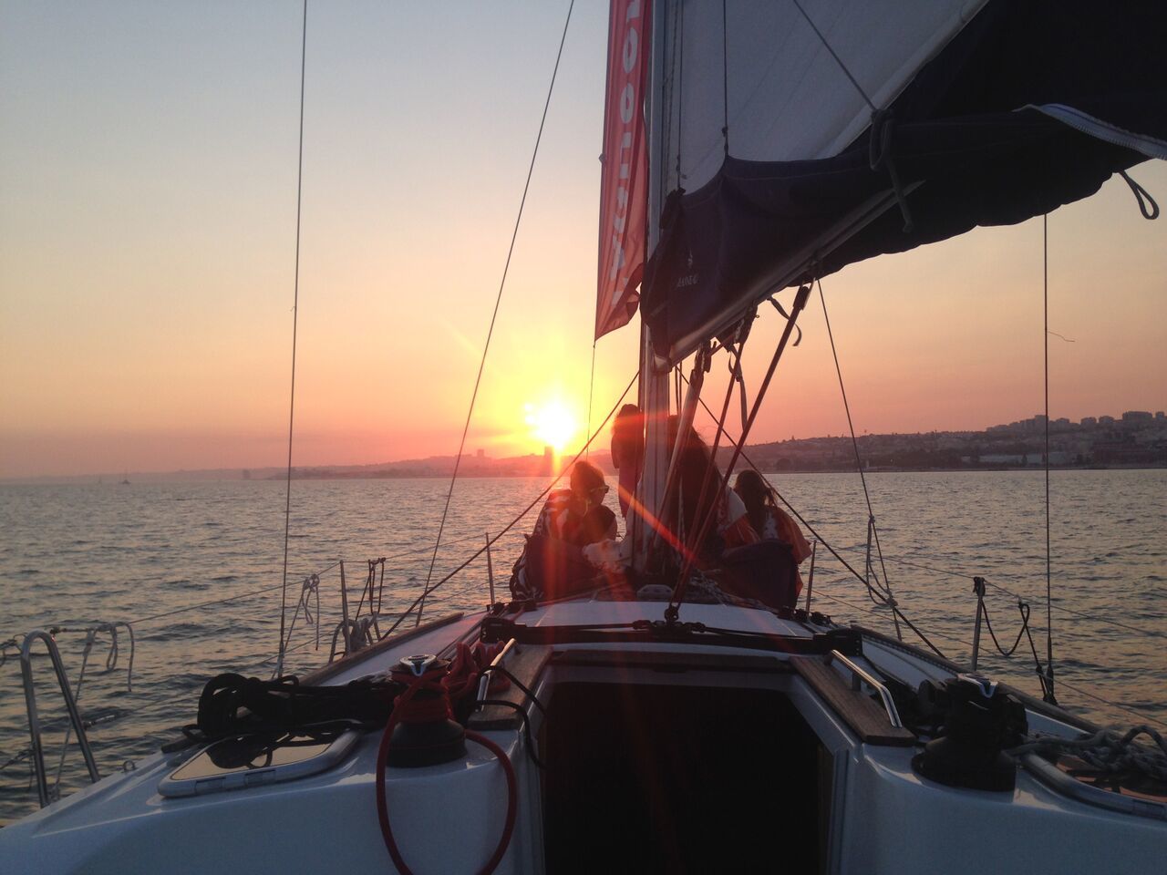 里斯本2 小时塔霍河夕阳游船