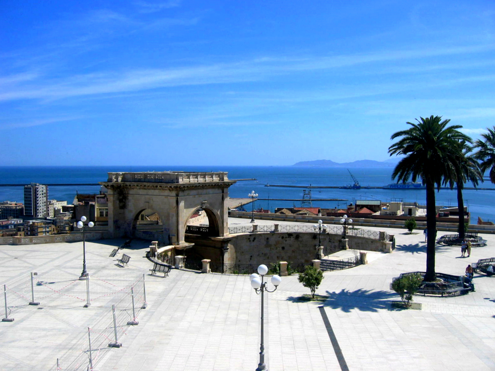 卡利亚里半日游