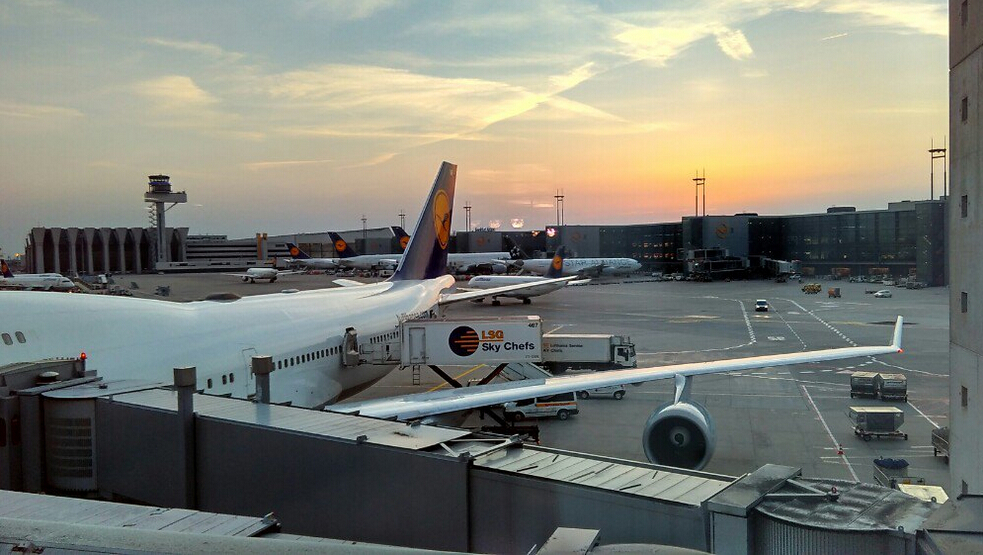 法兰克福国际机场（FPA）- 法兰克福市区（中英文接送机）