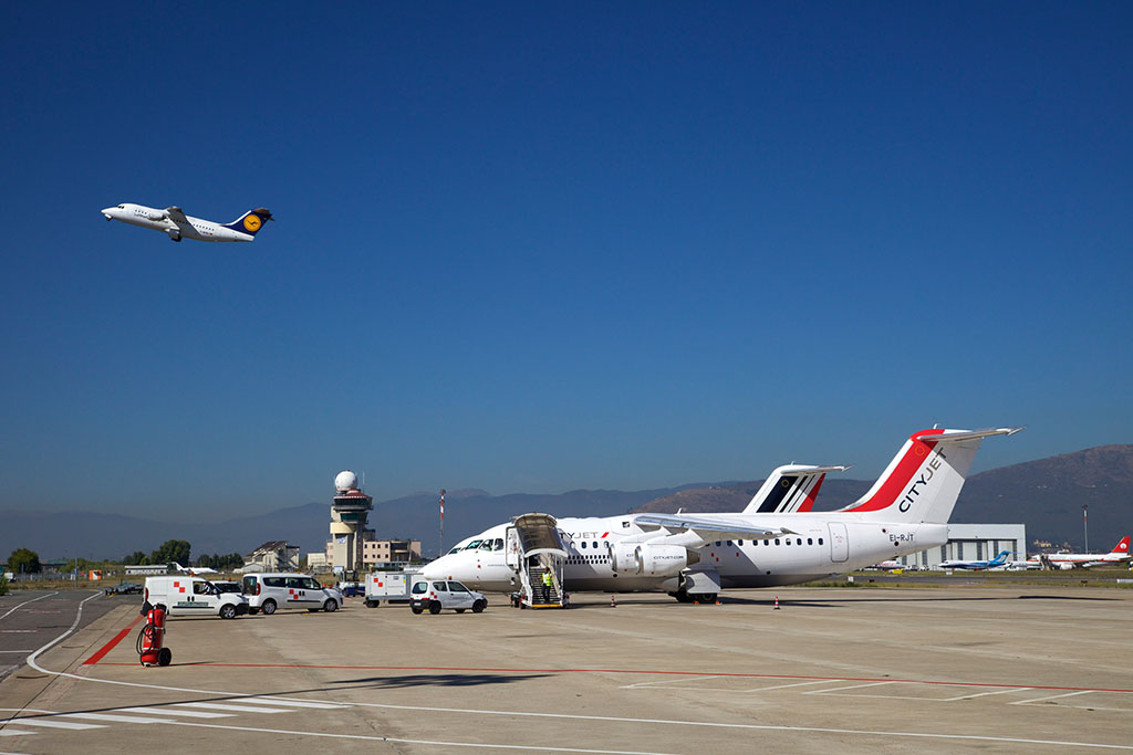 佛罗伦萨机场（Peretola） - 佛罗伦萨市区 - （中英文接送机服务）