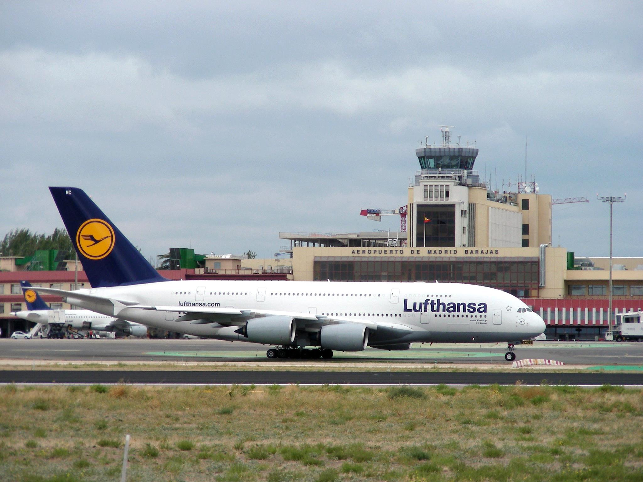 柏林机场（Tegel Airport ）接送机 - 中英文接送机服务