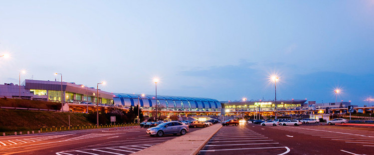 布达佩斯(BUD)费里海吉国际机场 -布达佩斯市中心(中英文接送机)