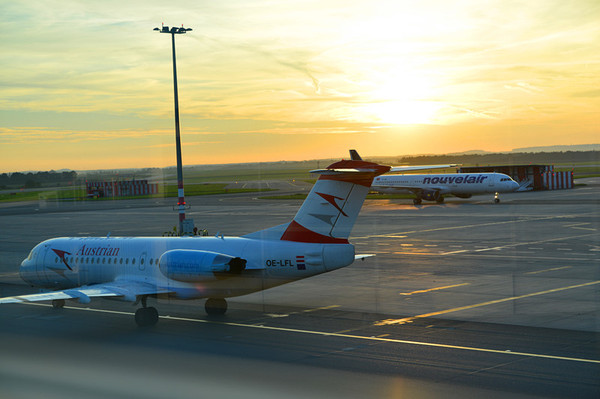 布拉格鲁济涅国际机场(PRG)  - 布拉格市区（中英文接送机）