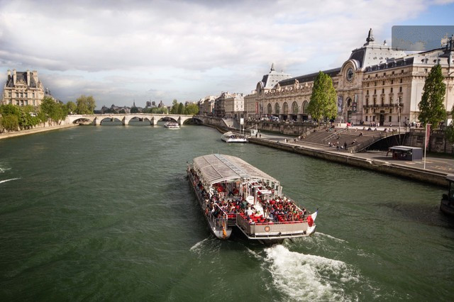 埃菲尔铁塔免排队门票与塞纳河游船之旅