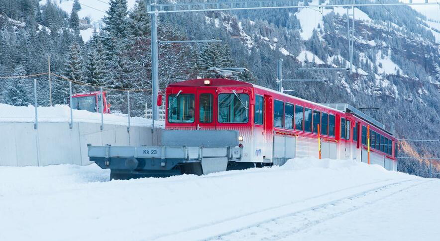 瑞吉山登顶往返齿轨铁路  