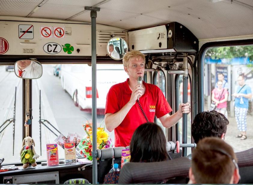 布拉格观光巴士