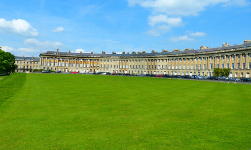 英国巴斯一日游线路—英国巴斯小镇旅游攻略-【英国省钱游攻略】